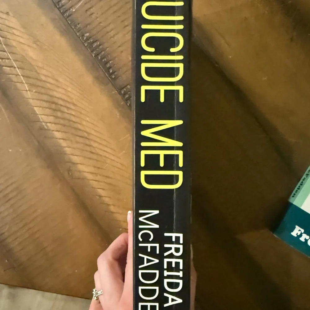 Suicide Med Book by Freida McFadden - Picture 4 of 6